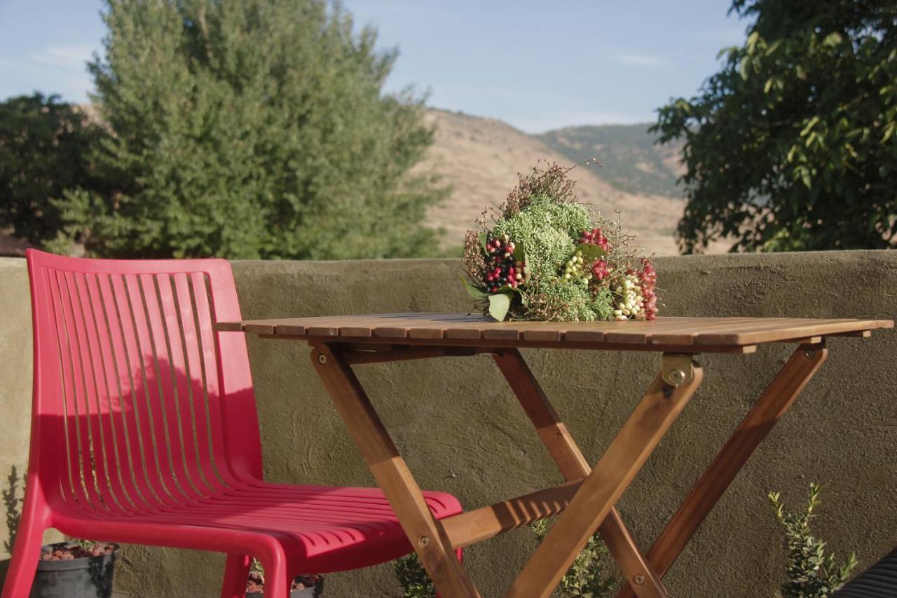 Zove Rural Cottage With Garden Views K'arashamb Esterno foto