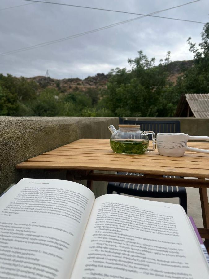 Zove Rural Cottage With Garden Views K'arashamb Esterno foto