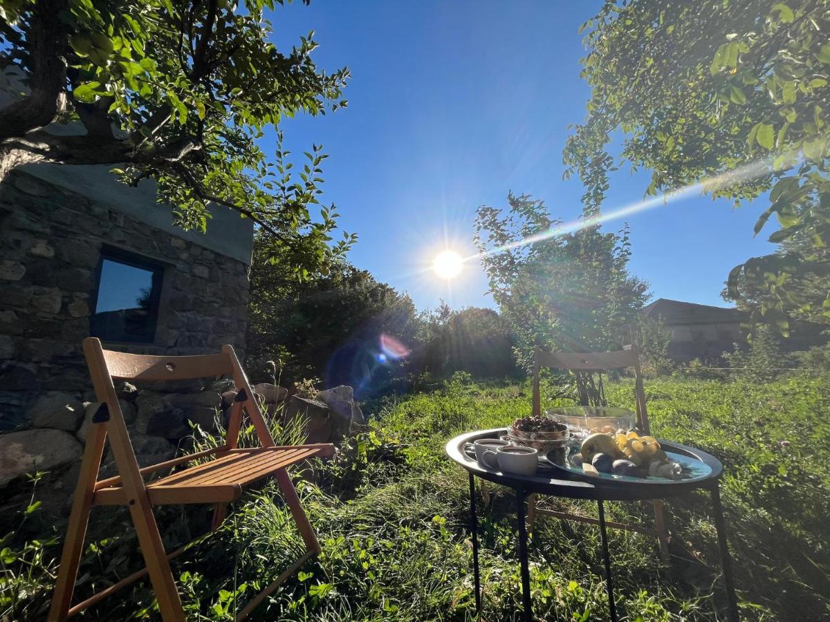 Zove Rural Cottage With Garden Views K'arashamb Esterno foto