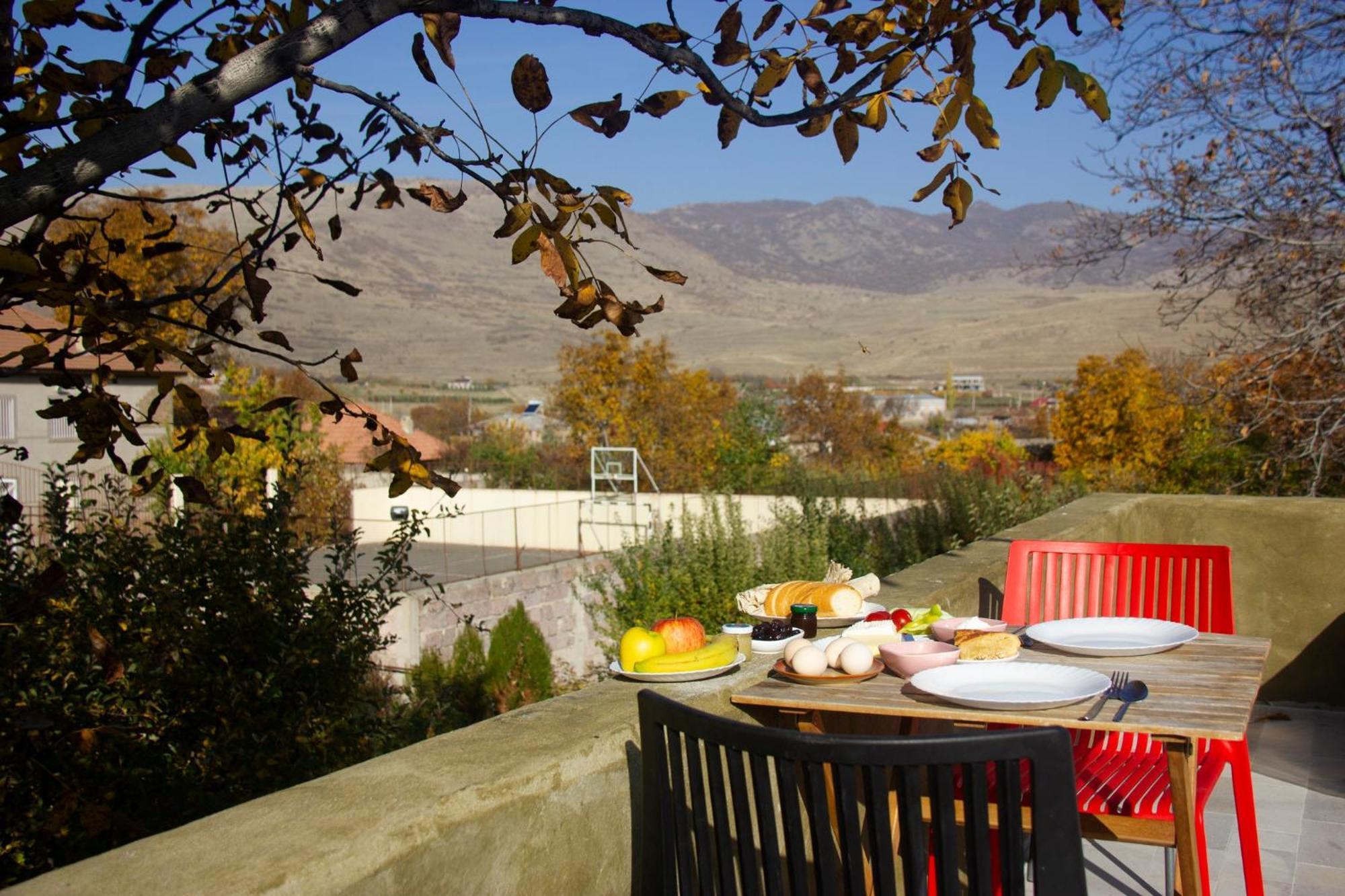 Zove Rural Cottage With Garden Views K'arashamb Esterno foto